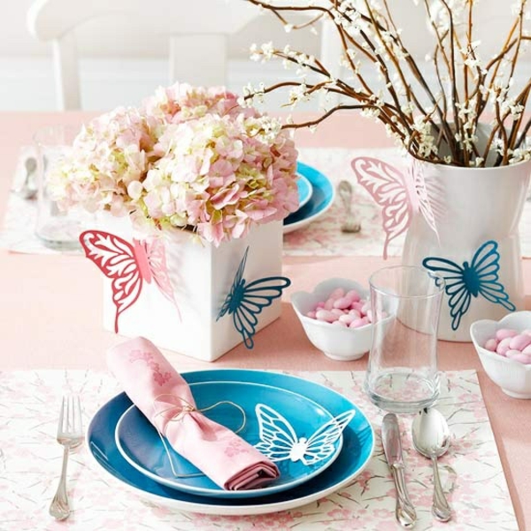 décoration-table-DIY-idées-élégantes-papillons-papier-fleurs