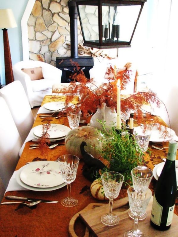 décoration de table en automne citrouilles-vases-plantes