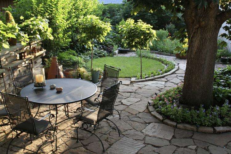 dalles-extérieur-terrasse-extérieure-mobilier-jardin-métal