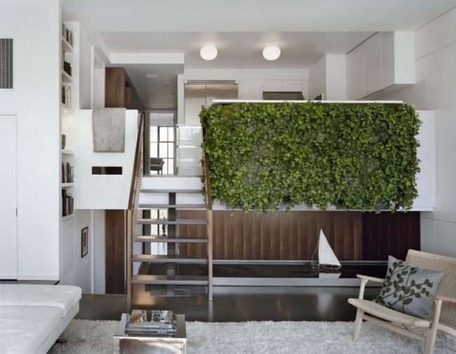 design-escalier-moderne-salon-mur-végétalisé