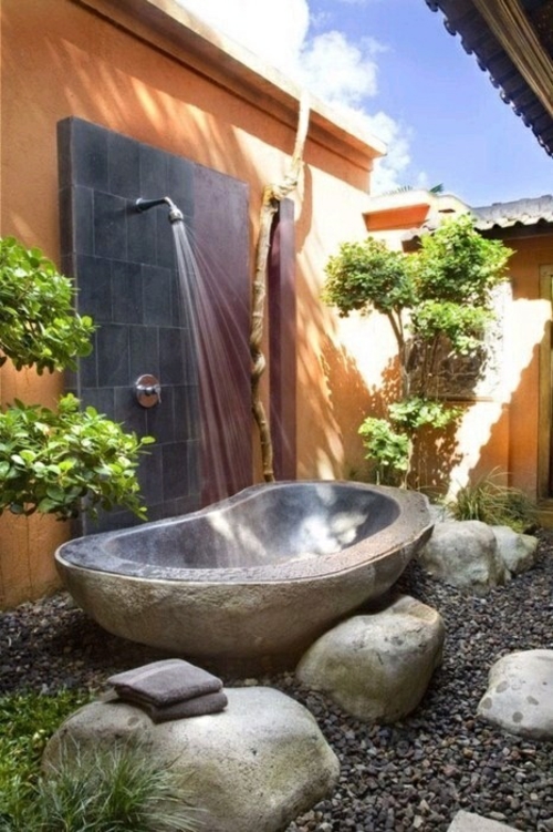 douche-jardin-idées-rafraîchissantes-baignoire