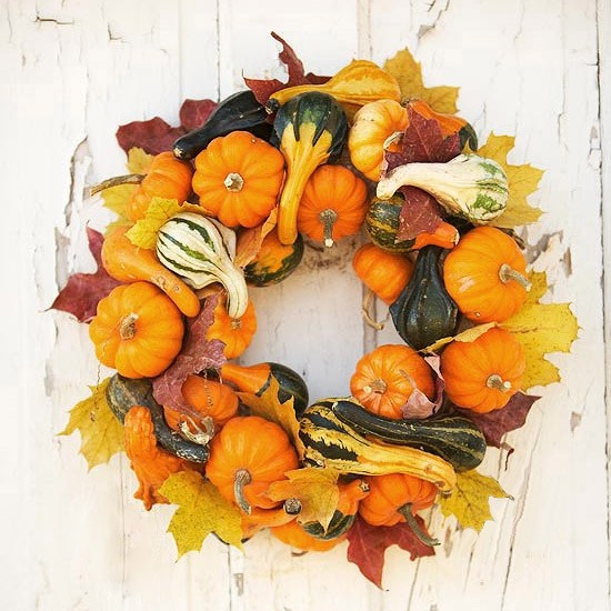 déco-automne-naturelle-couronne-porte-entrée-Halloween