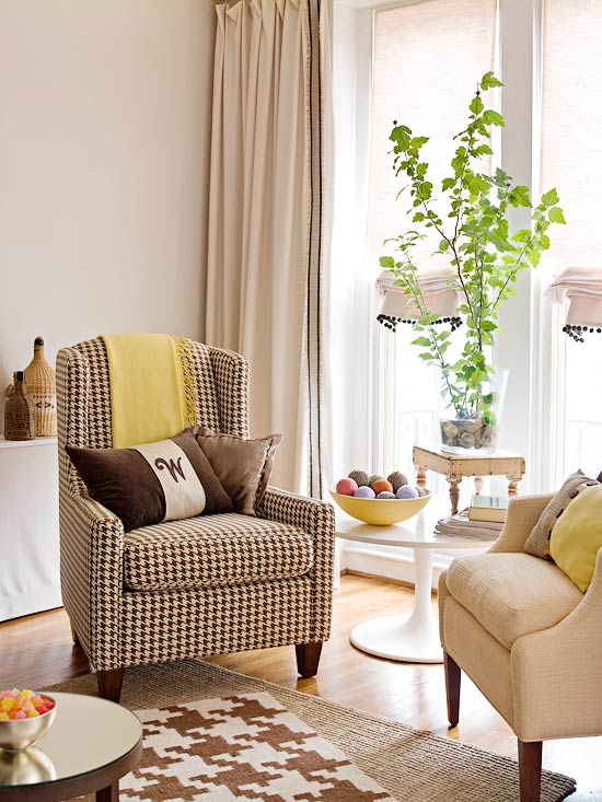 déco-intérieure-automnale-atmosphère-chaleureuse-beige-salle-séjour-plante-fauteuils-coussins