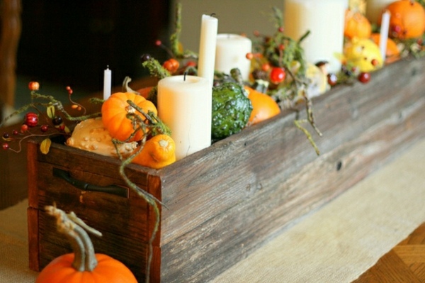 déco-table-automnale-bac-bois-citrouilles-bougies-blanches