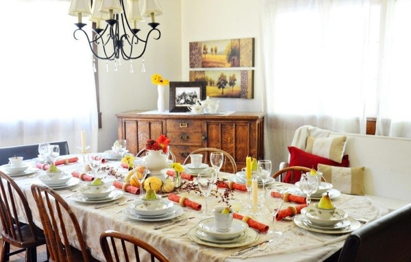 déco-table-automne-style-campagnard-serviettes-oranges