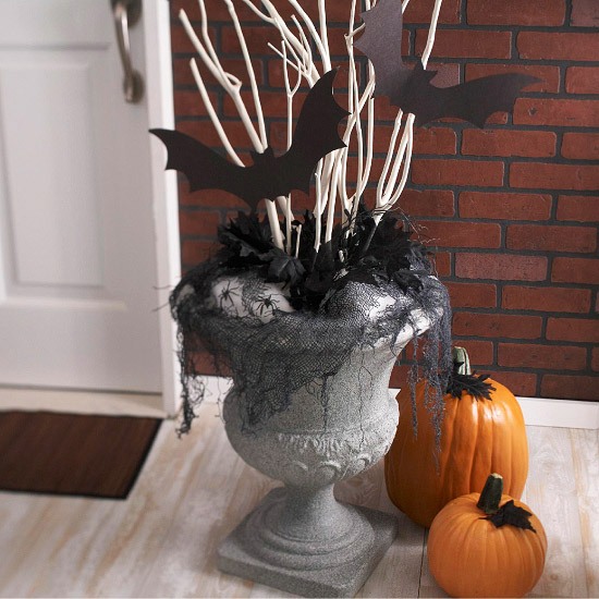 décoration-Halloween-entrée-idée-chauve-souris-citrouilles