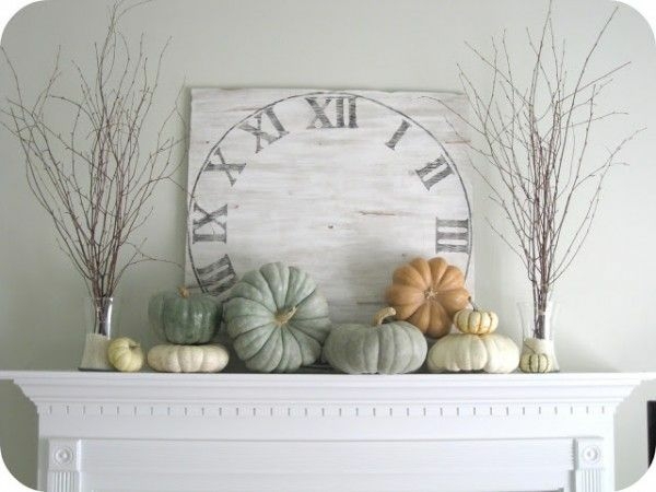 décoration-automnale-élégante-cheminée-citrouilles