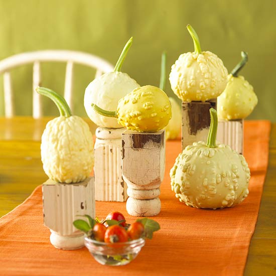 décoration-automne-Halloween-citrouilles-petites-chemin-table-orange