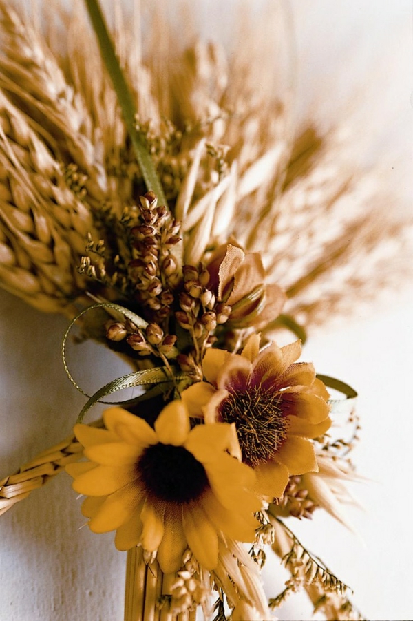 décoration d'automne naturelle épis-blé-tournesol