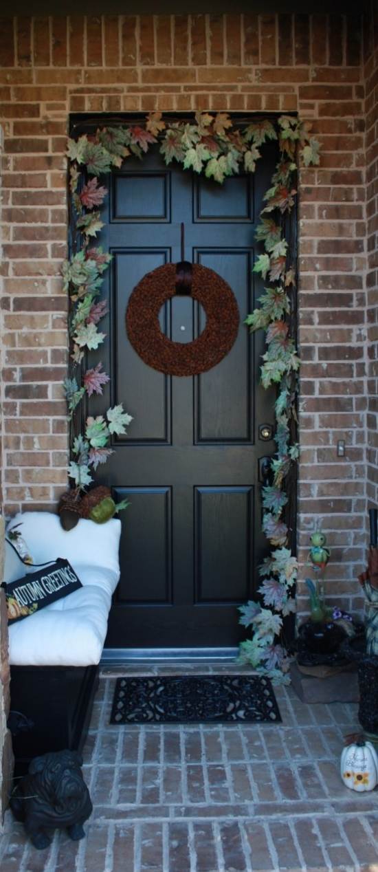 décoration-automne-porte-entrée-idées-couronne-guirlande-feuilles