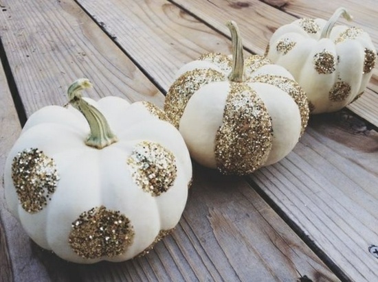 décoration-citrouille-automne-idées-magnifiques-blanches-poudre-paillettes