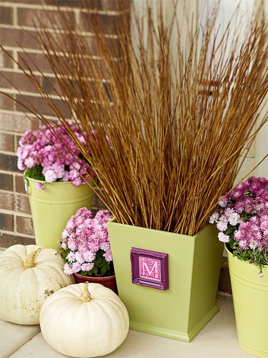 décoration-de-porte-d'entrée-bouquet-herbes-citrouilles