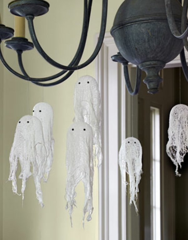 décoration-fête-Halloween-fantômes-blancs-suspendus