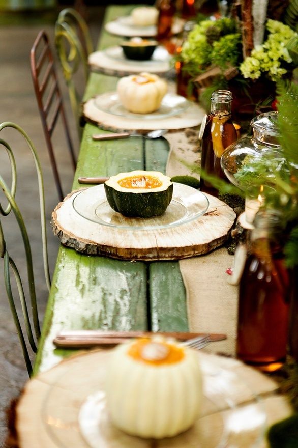 décoration-table-fête-jardin-automne-dessous-assiettes-troncs