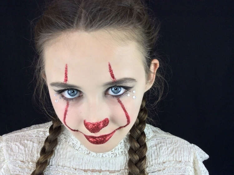 déguisement petite fille halloween clown peinture rouge pailletée