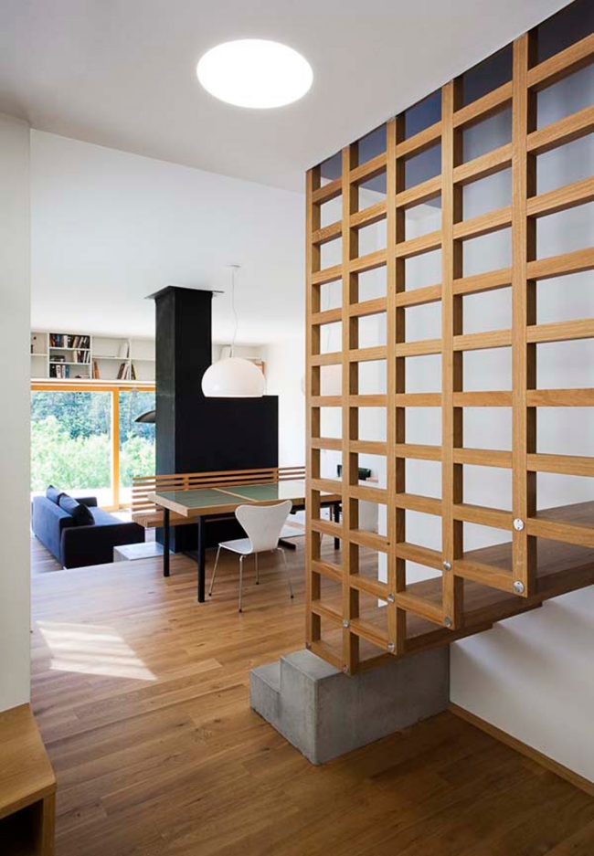 escalier-design-moderne-salon-balustrade-bois escaliers design et modernes