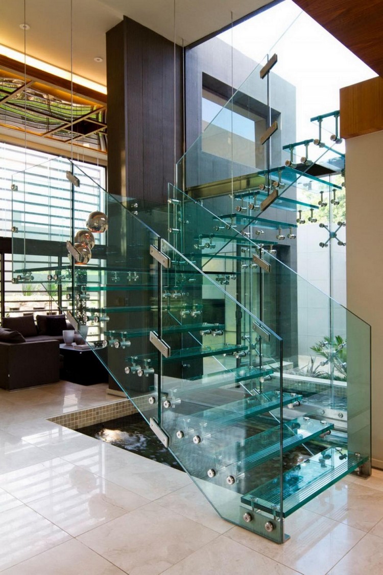 escaliers design et modernes -marches-escalier-verre-garde-corps-verre