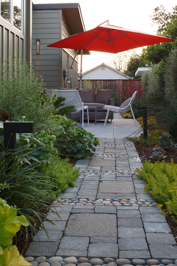 extérieur-idées-inspirantes-jardin-poser-pierres-décoratives-pavés dalles d'extérieur