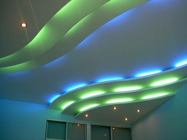 faux plafond moderne corniches-lumineuses-ondulantes