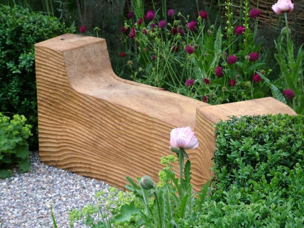 idée-originale banc de jardin bois-forme-inhabituelle