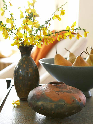 idée-originale-déco-de-table-citrouilles-vase-céramique
