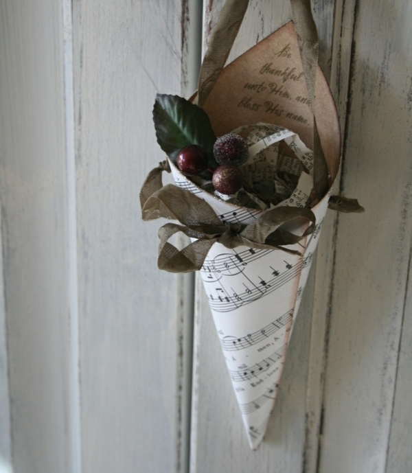 idée-originale décoration d'automne cône-papier-ruban-brun