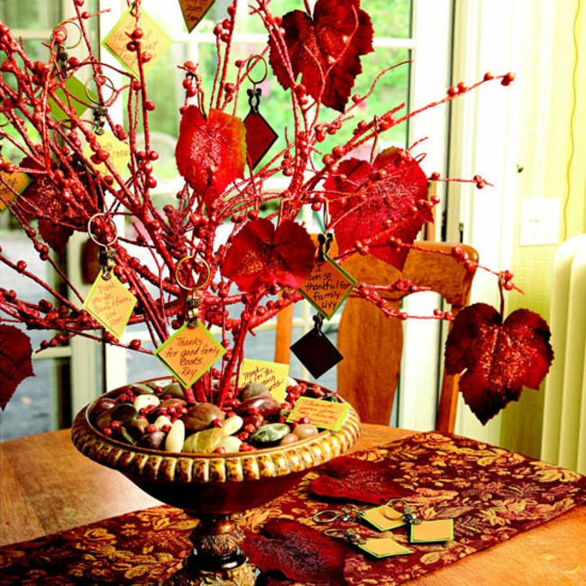 idée-originale-décoration-d'automne-feuilles-rouges