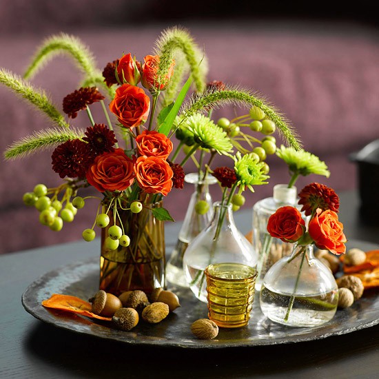 idée-originale décoration de table d'automne  bouquet-roses-éprouvettes