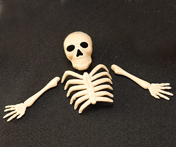 idée-originale-fête-d`Halloween-déco-squelette