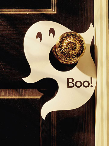 idées-décoration-Halloween-fantômes-adorables-poignée-porte-plaque