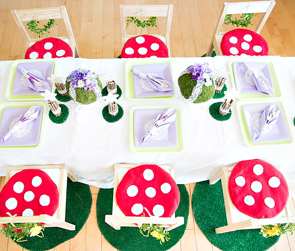 idées-décoration-fêtes-table-atmosphère-romantique-champignons