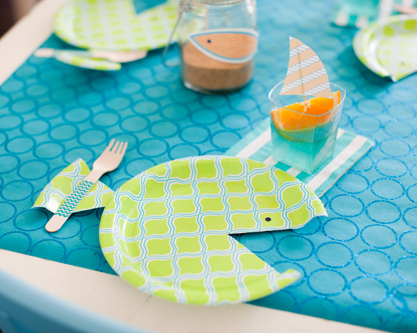 idées-décoration-fêtes-table-atmosphère-romantique-enfants-poissons Décoration de table