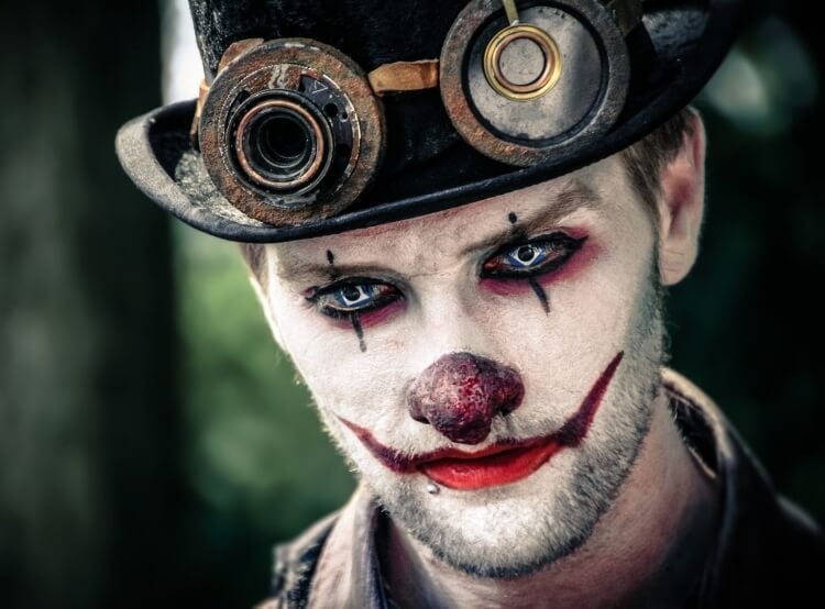 idée créative make up halloween effrayant homme clown