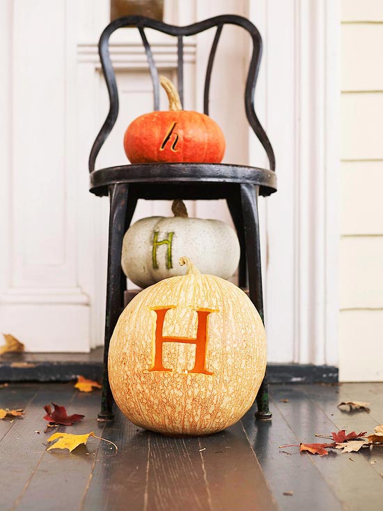 idée-décoration-pour-Halloween-citrouilles-lettres