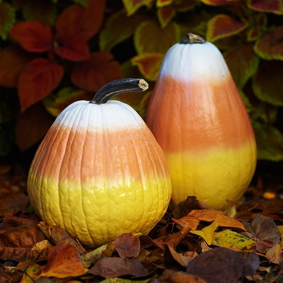 dée-décoration-pour-Halloween-peinture-blanche-orange-jaune