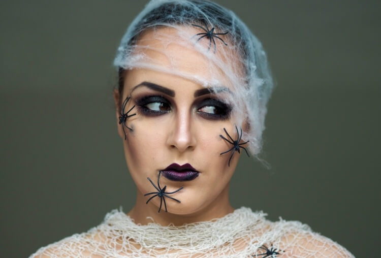 idée make up halloween femme toile araignée