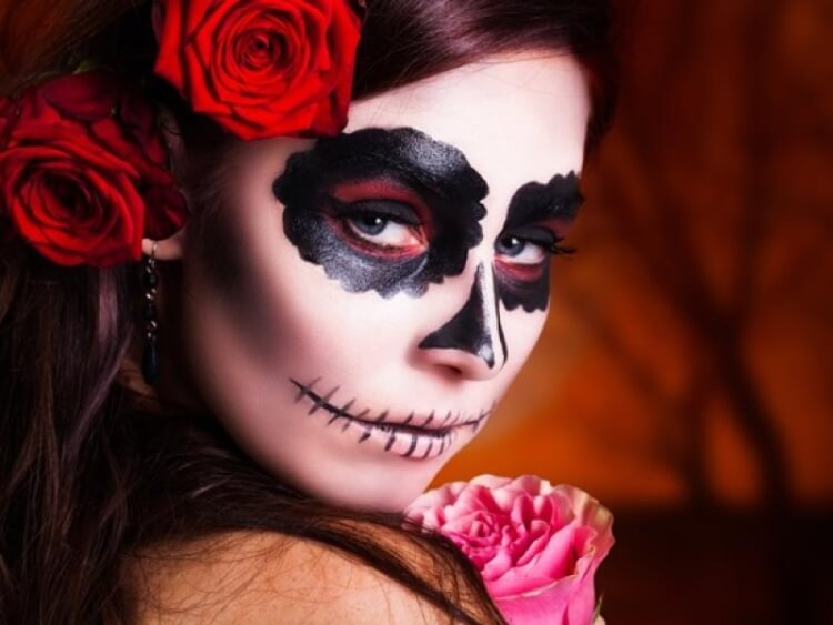 idée maquillage halloween tête de mort mexicaine femme