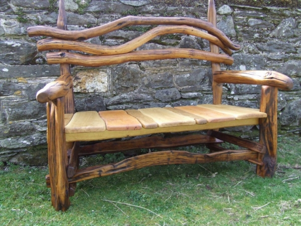 idée-originale-banc-de-jardin-bois-branche-design-original