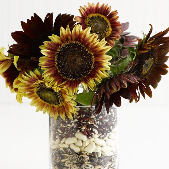 idée-originale-décoration-de-table-d'automne-bouquet-tournesols