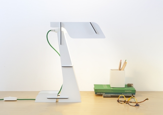 idée-originale-luminaire-design-lampe-table-blanche