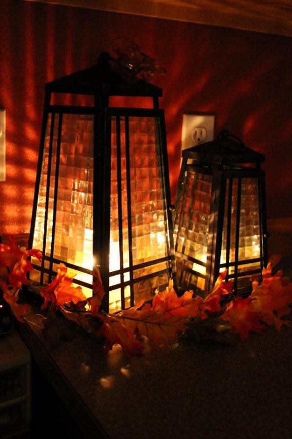 idées-décoration-automnale-lanternes-bougies-feuilles-automnales