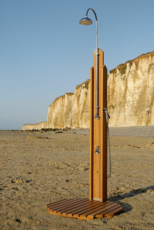 idées-inspirantes-douche-jardin-design-iroko-modèle