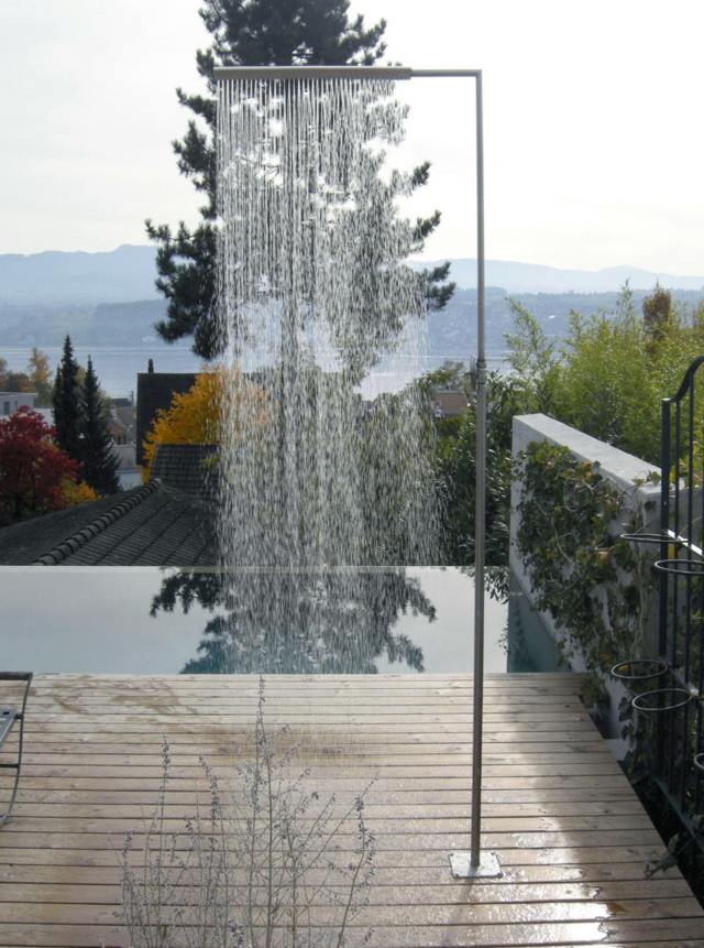 idées-inspirantes-douche-jardin-design-pomme-douche-grande