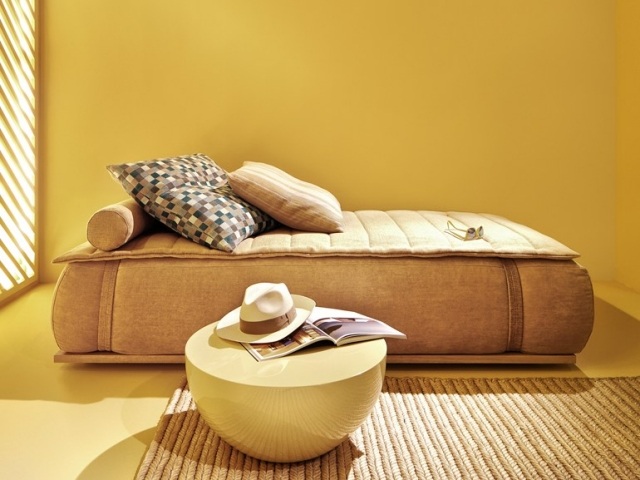 mobilier-design-extérieur-lit-repos-Cloud-par-Meridiani