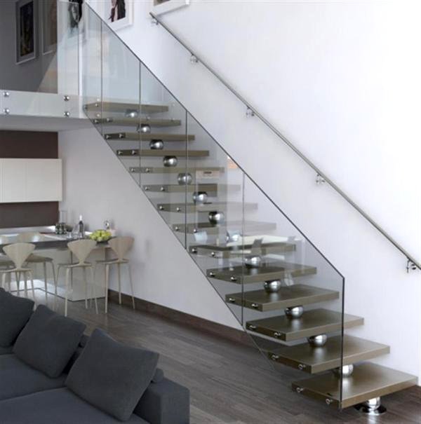 moderne-salon-design-escalier-idée-balustrade-transparente