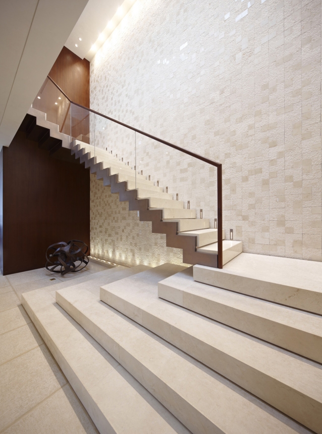 moderne-salon-design-escalier-épuré-élégant escaliers design et modernes