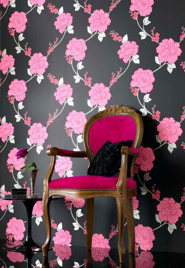 papiers-peints-salon-motifs-floraux-noir-roses