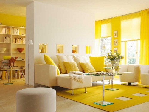 peinture-murale-salon-jaune-blanc-conception-bicolore
