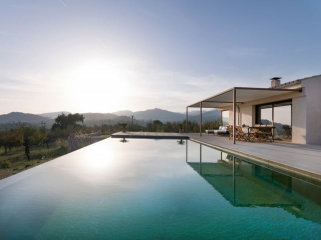 piscine-débordement-infinie-terrasse-Villa-Mallorca