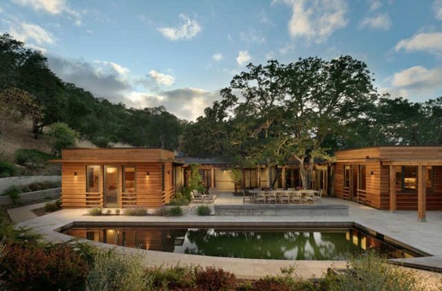 piscine de jardin terrasse-maison-revêtement-bois